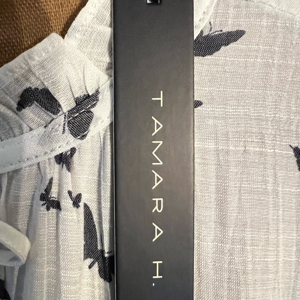 NWT/ TAMARA H White Butterfly Print Top - Picture 2 of 4